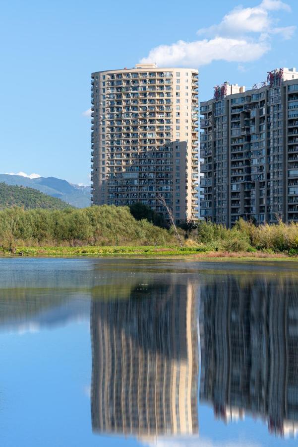 ホテルニンハウス レイク ビュー イン 大理市 エクステリア 写真